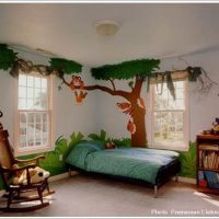 おもしろい壁紙の外国の子供部屋